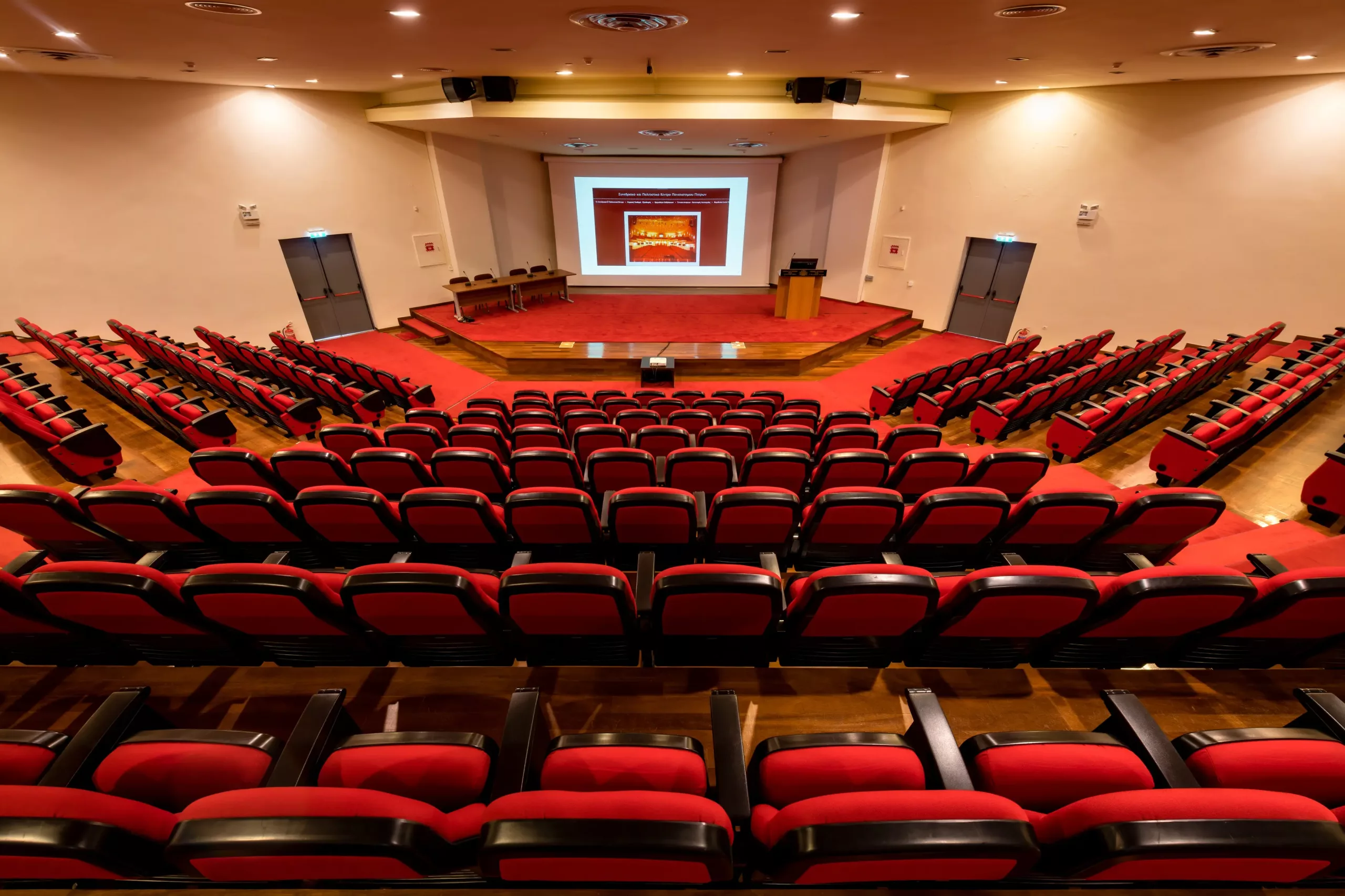 Αμφιθέατρο Ι-4